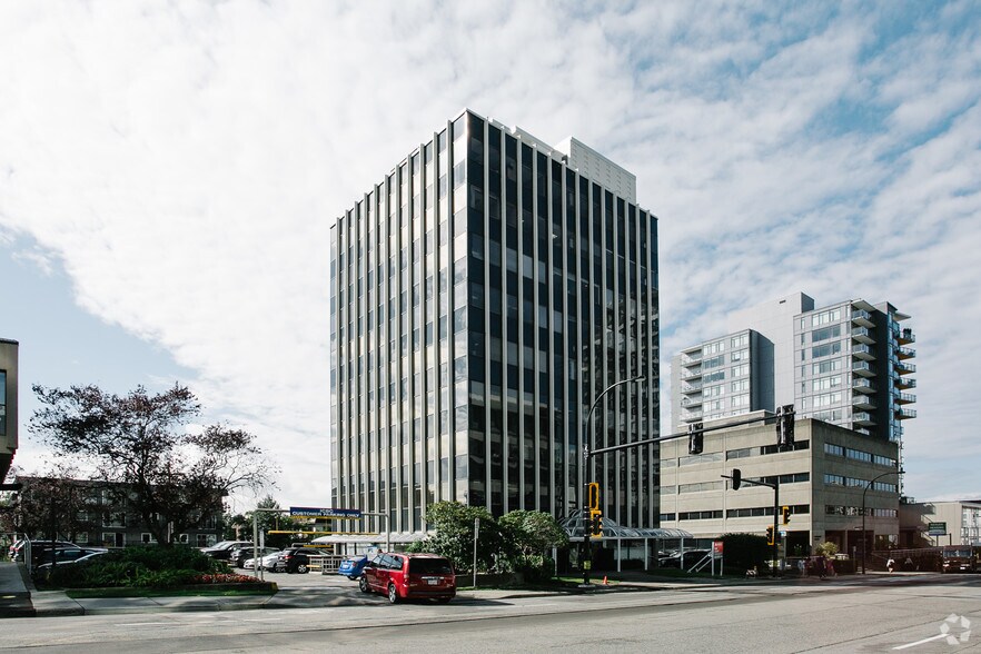 145 E 13th St, North Vancouver, BC for sale - Primary Photo - Image 1 of 1
