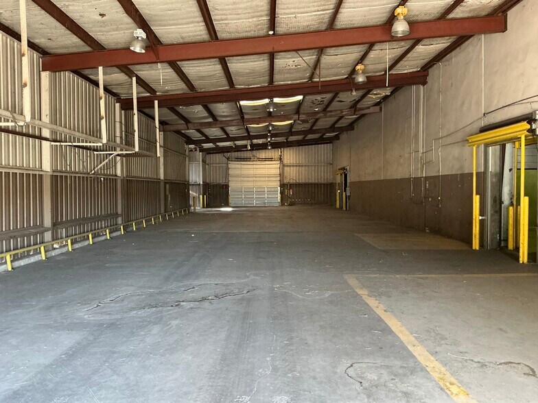 908 Cecilia St, Alice, TX for sale - Interior Photo - Image 2 of 26