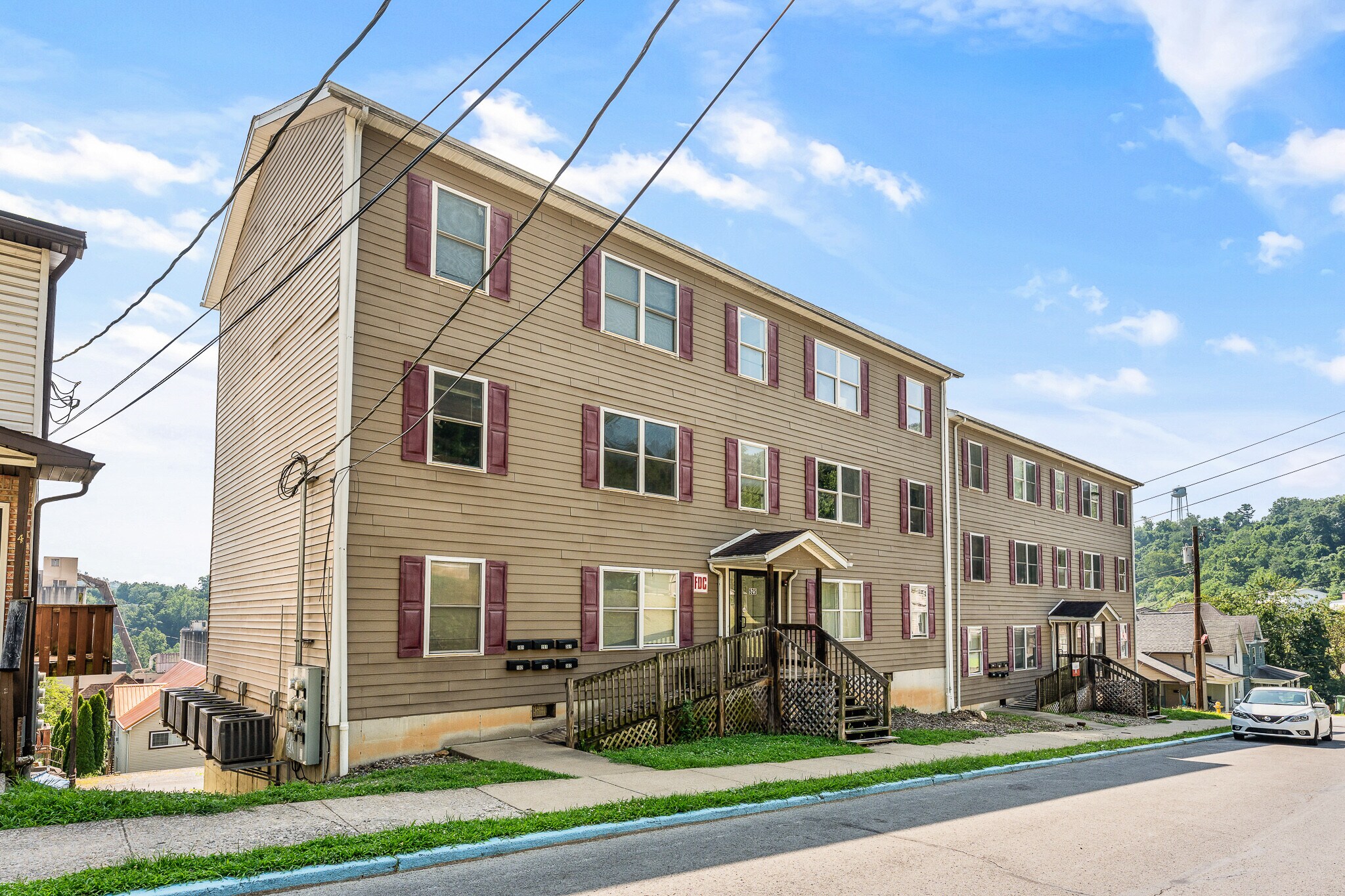 525 Grant Ave, Morgantown, WV à vendre Photo du bâtiment- Image 1 de 1