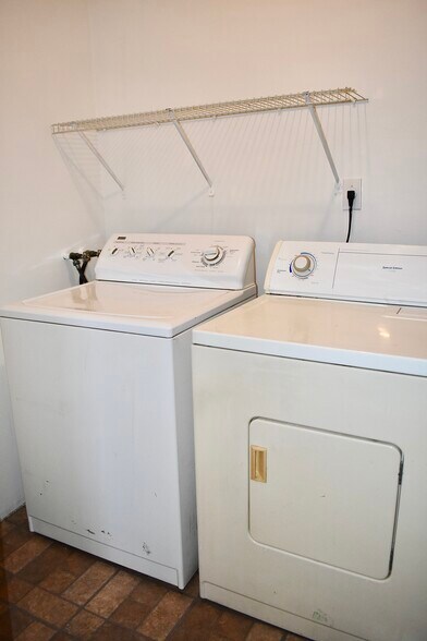 112 Howard Dr, Belleville, IL à vendre - Photo intérieure - Image 3 de 7