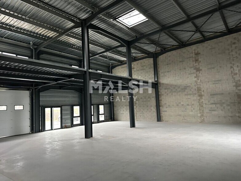 Flex dans Bourgoin-Jallieu à louer - Photo du bâtiment - Image 2 de 10