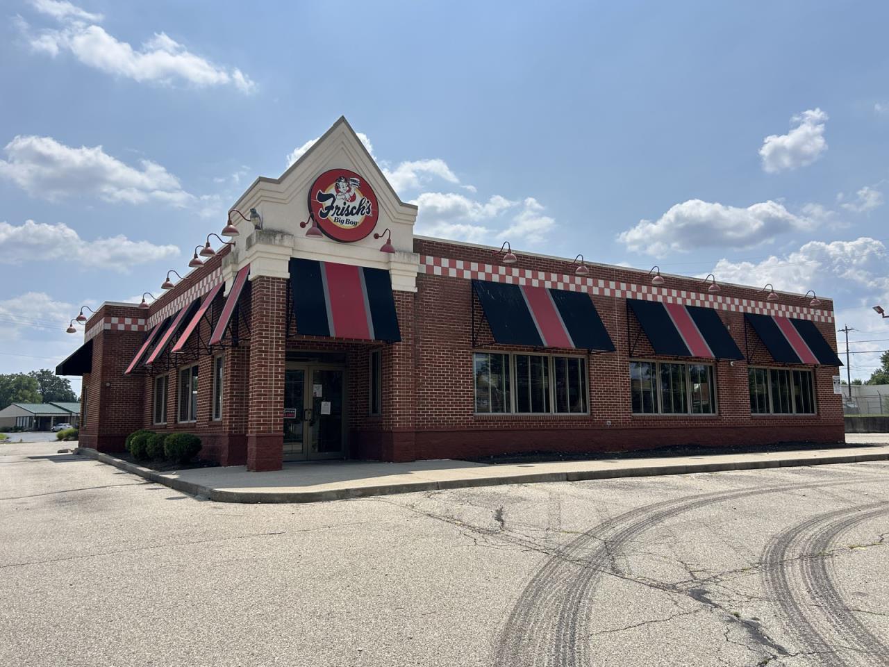 1575 W Galbraith Rd, Cincinnati, OH à vendre Photo du bâtiment- Image 1 de 24