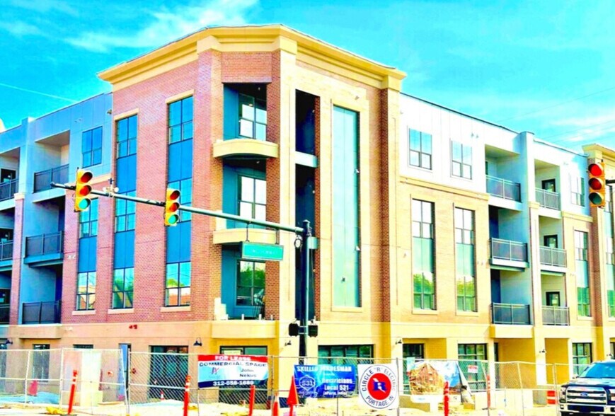 215 E Lincolnway, Valparaiso, IN à louer - Photo du bâtiment - Image 3 de 8