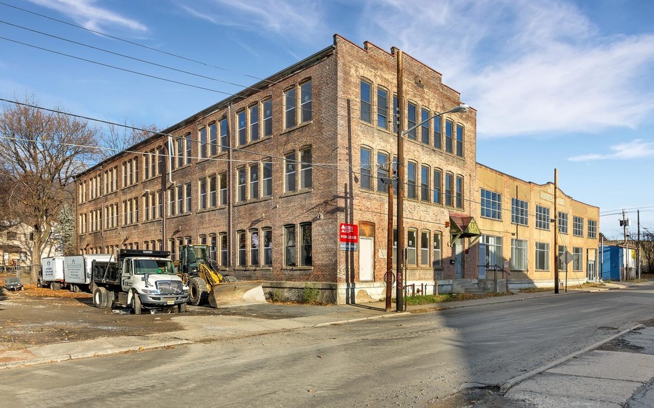 43-47 Smith St, Middletown, NY à vendre - Photo du bâtiment - Image 1 de 1