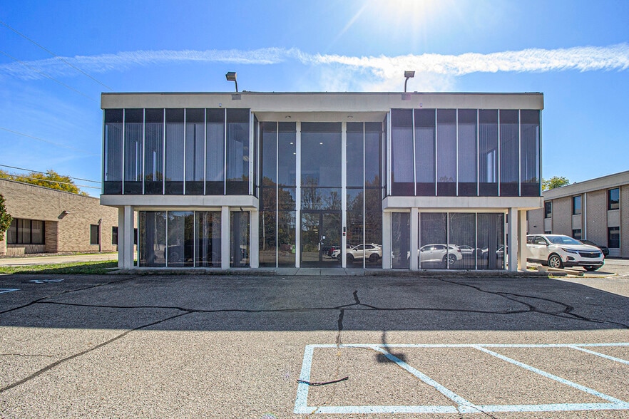 17220 W 12 Mile Rd, Southfield, MI for sale - Building Photo - Image 3 of 15