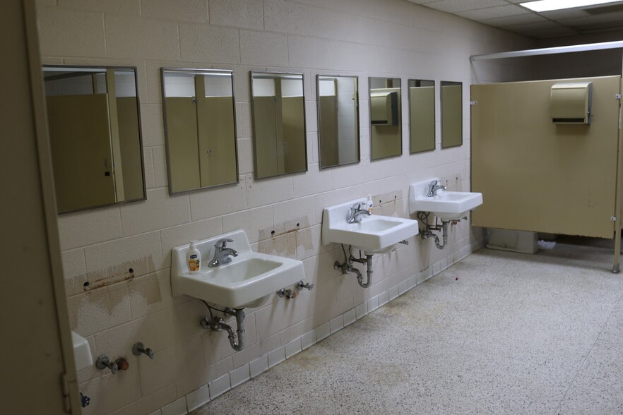 225 Clover Ave, Comer, GA for sale - Building Photo - Image 3 of 32