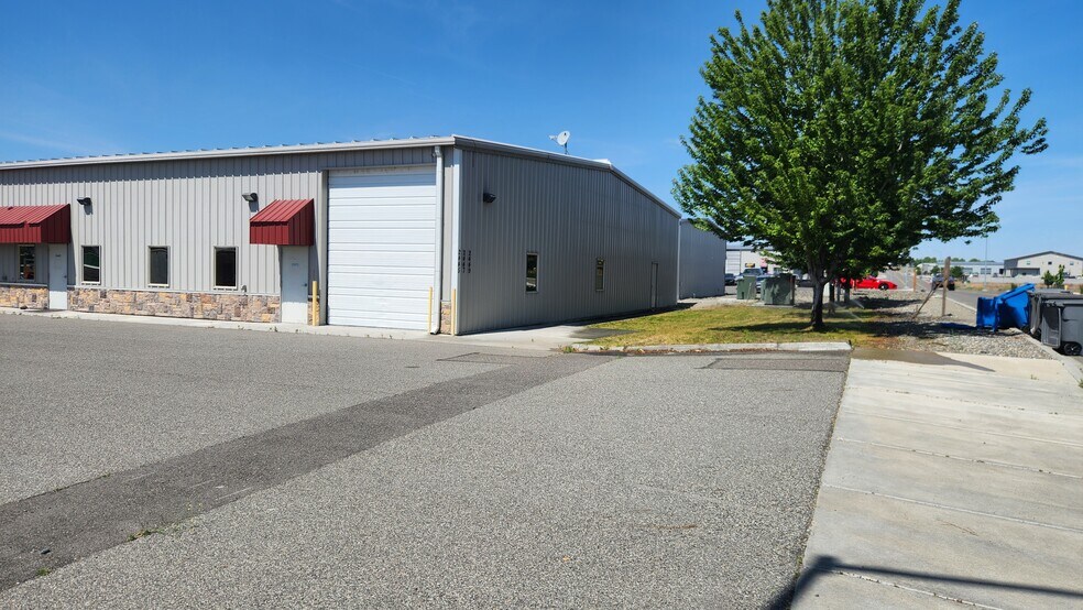 2445 Robertson Dr, Richland, WA à louer - Photo du bâtiment - Image 2 de 20