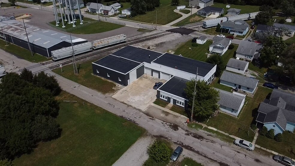 608 Park dr, Wapakoneta, OH for sale - Building Photo - Image 2 of 4