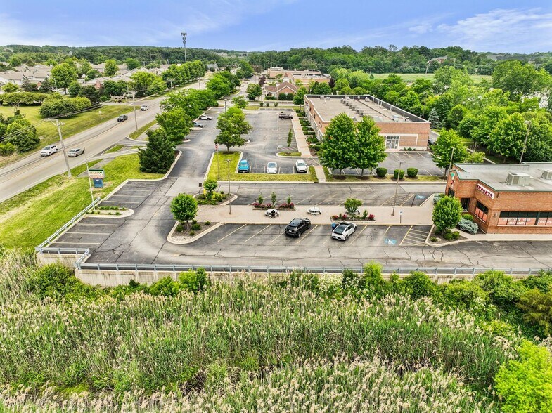 11501 143rd st, Orland Park, IL à vendre - Photo du bâtiment - Image 3 de 18