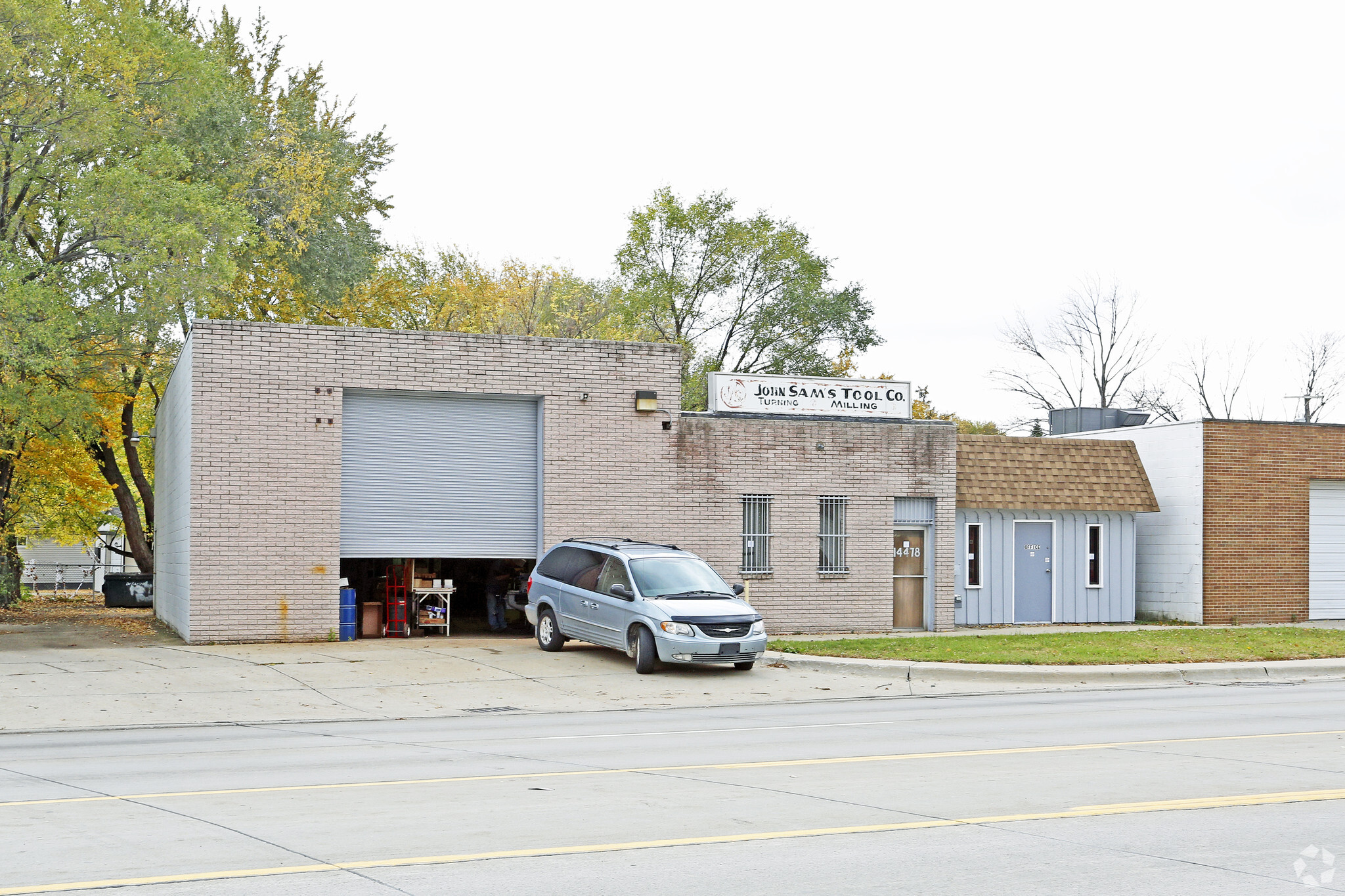 14478 E 9 Mile Rd, Warren, MI à vendre Photo principale- Image 1 de 1