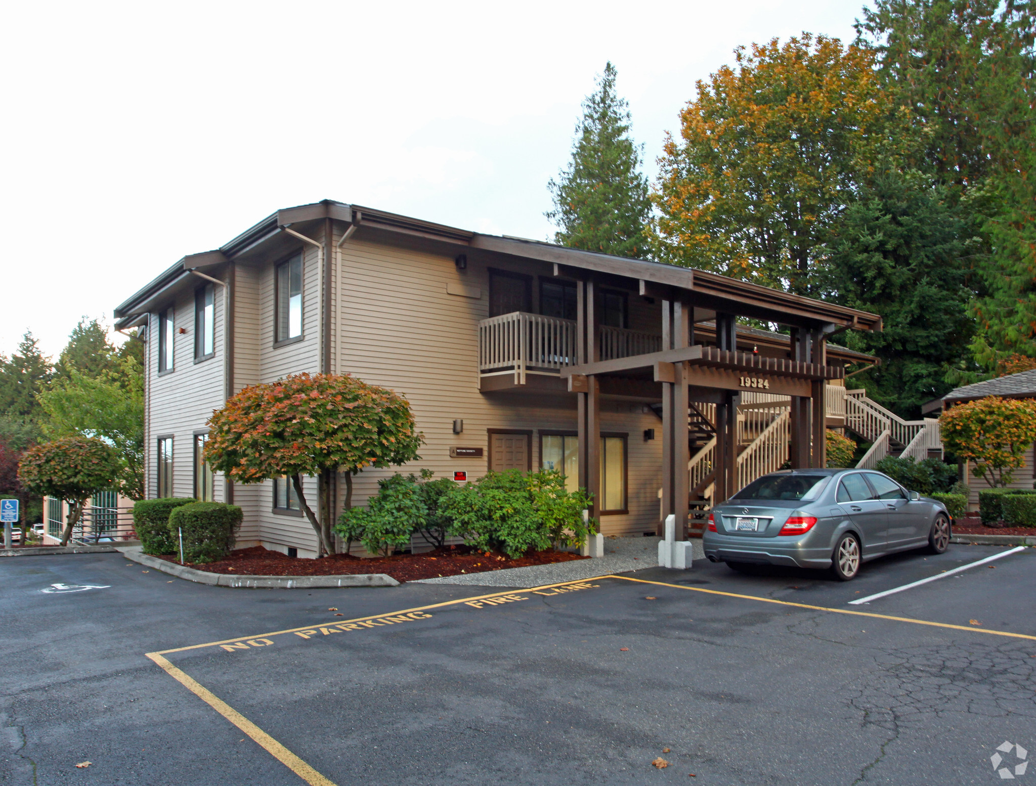 19324 40th Ave W, Lynnwood, WA for lease Primary Photo- Image 1 of 12