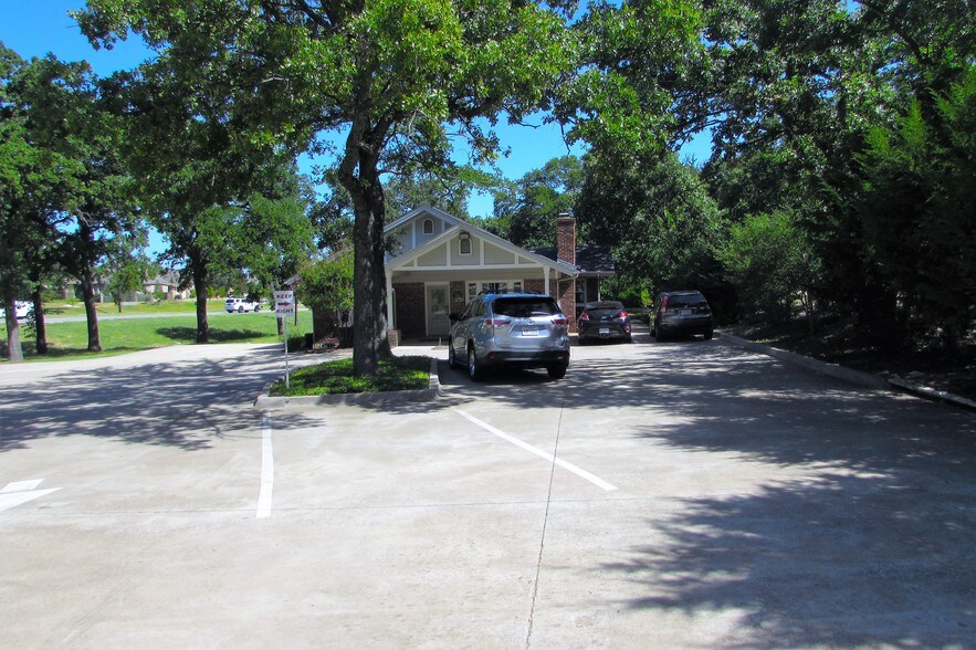 768 Bandit Trl, Keller, TX à vendre - Photo du bâtiment - Image 3 de 24