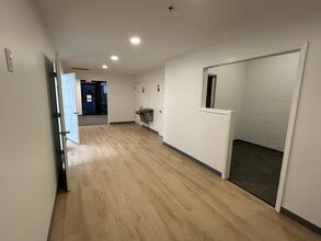 1255 South Park Dr, Kernersville, NC à louer Photo intérieure- Image 2 de 7