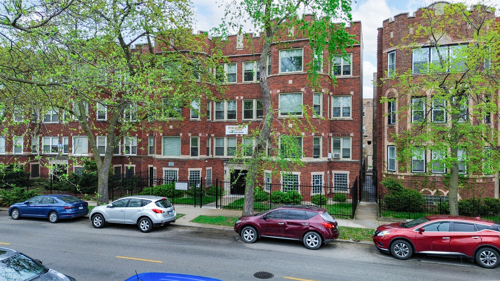 7623 S Yates Blvd, Chicago, IL for sale - Primary Photo - Image 1 of 5