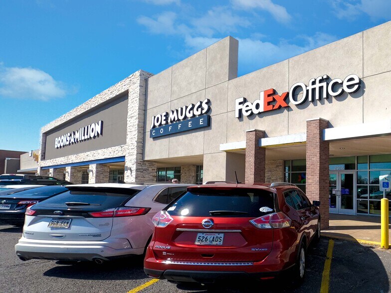 2800 Ryan St, Lake Charles, LA à louer - Photo du bâtiment - Image 2 de 11