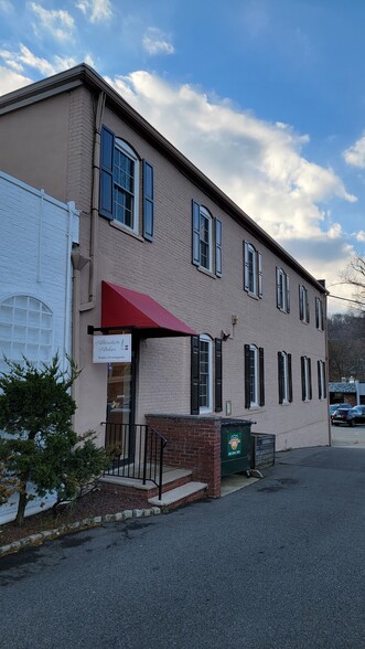 574 Valley Rd, Upper Montclair, NJ for lease - Building Photo - Image 3 of 8