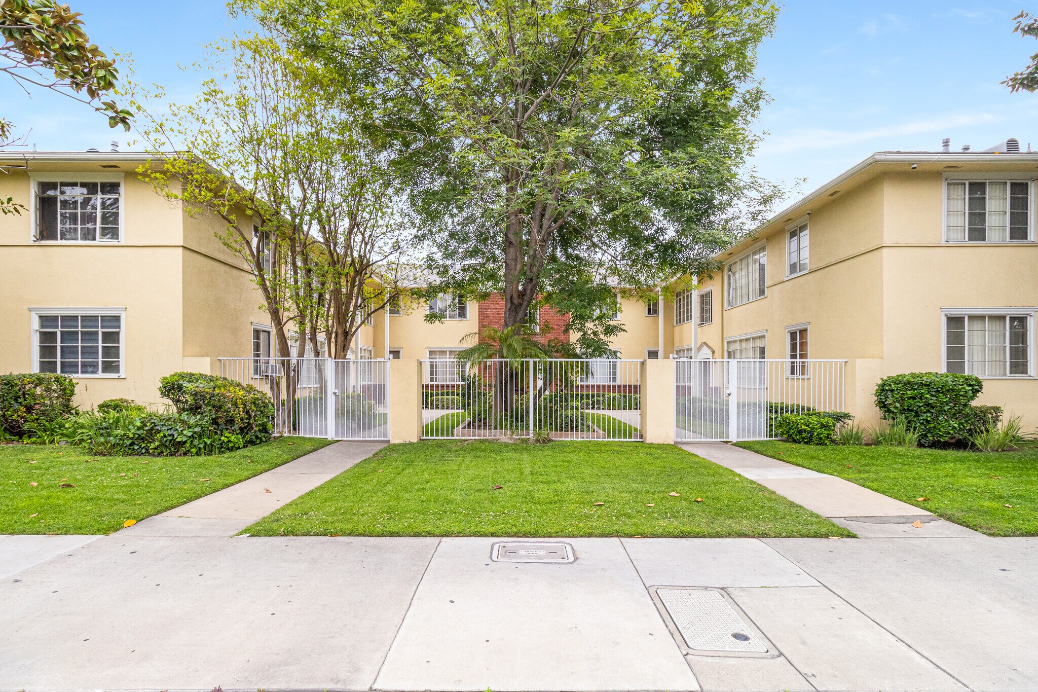 1601 N Flower St, Santa Ana, CA à vendre Photo principale- Image 1 de 1