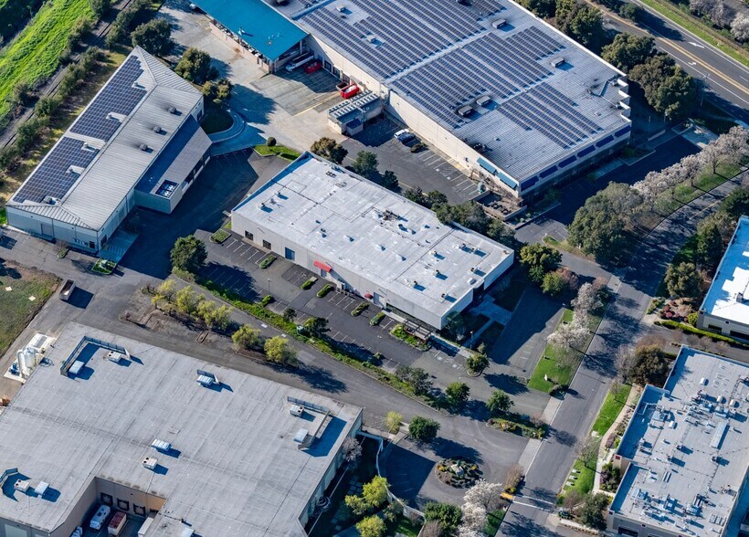 607 Airpark Rd, Napa, CA for lease - Aerial - Image 3 of 6