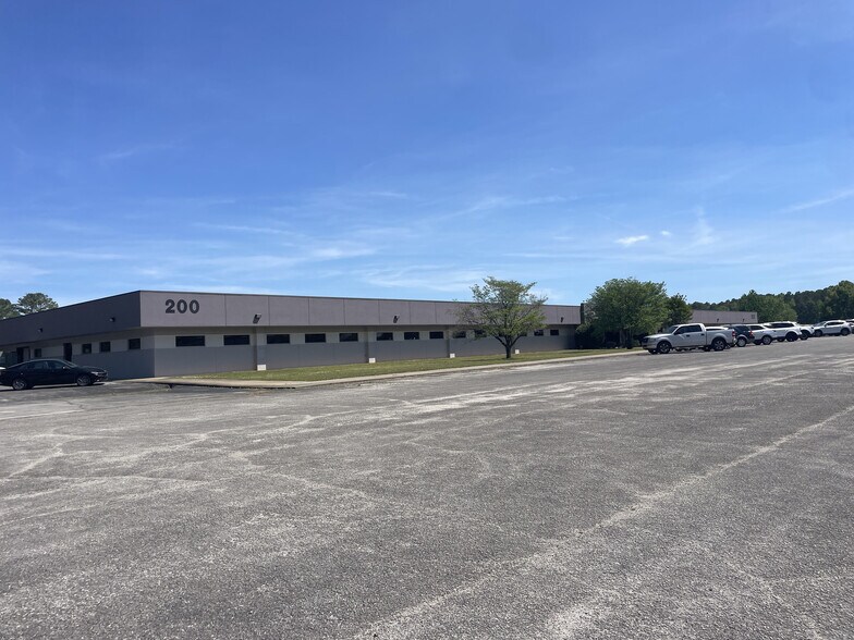 290 Dunlop Blvd SW, Huntsville, AL à louer - Photo principale - Image 1 de 6
