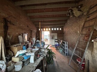 Plus de détails pour Multi-résidentiel à vendre