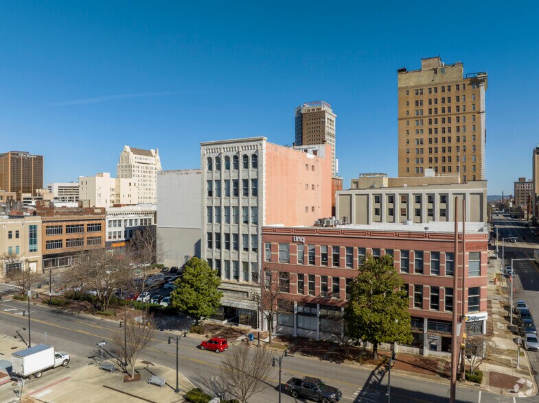 111 19th St N, Birmingham, AL à vendre - Photo du bâtiment - Image 1 de 24
