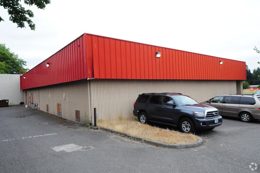 19405 SW Tualatin Valley Hwy, Beaverton, OR for lease - Building Photo - Image 2 of 8