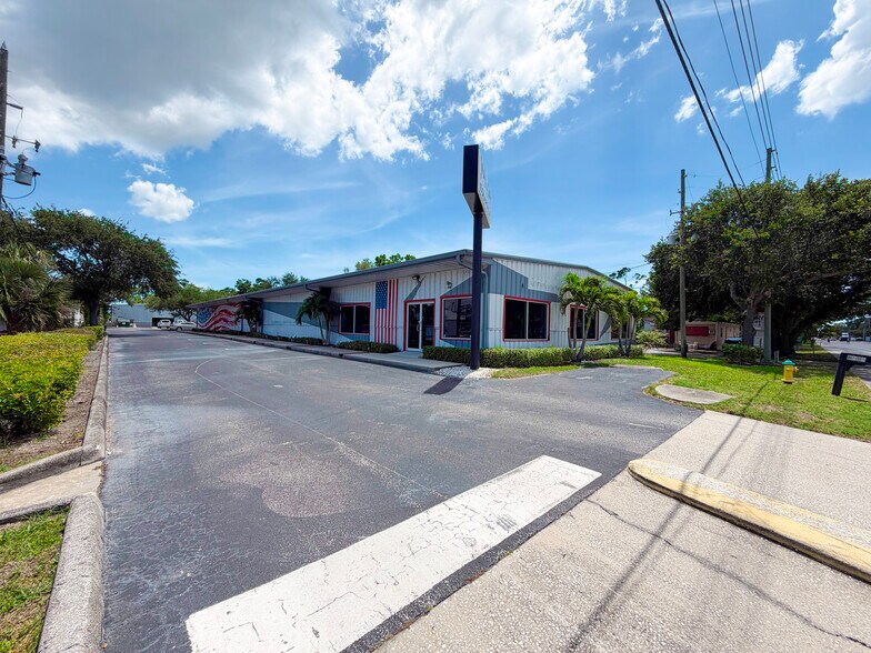 3900 78th Ave, Pinellas Park, FL à louer - Photo du bâtiment - Image 2 de 5