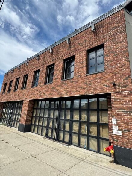 29-30 12th St, Astoria, NY for sale - Primary Photo - Image 1 of 6