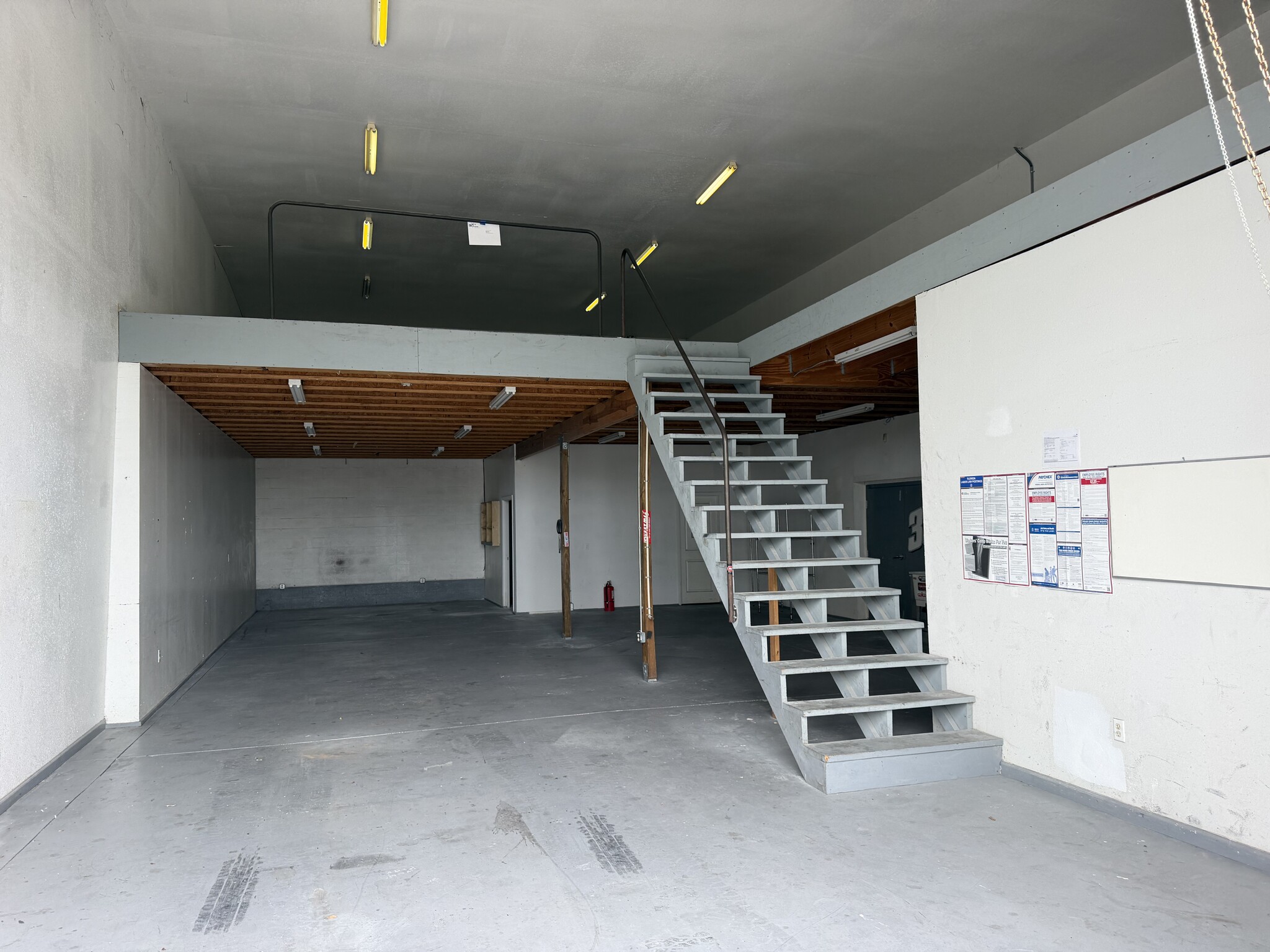4415 N Lois Ave, Tampa, FL for lease Interior Photo- Image 1 of 10