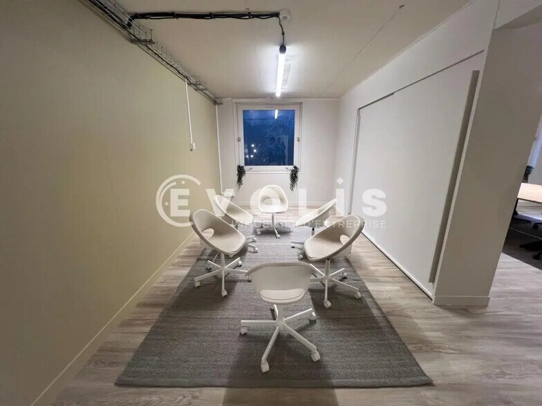 Office in Lognes for lease - Interior Photo - Image 2 of 6