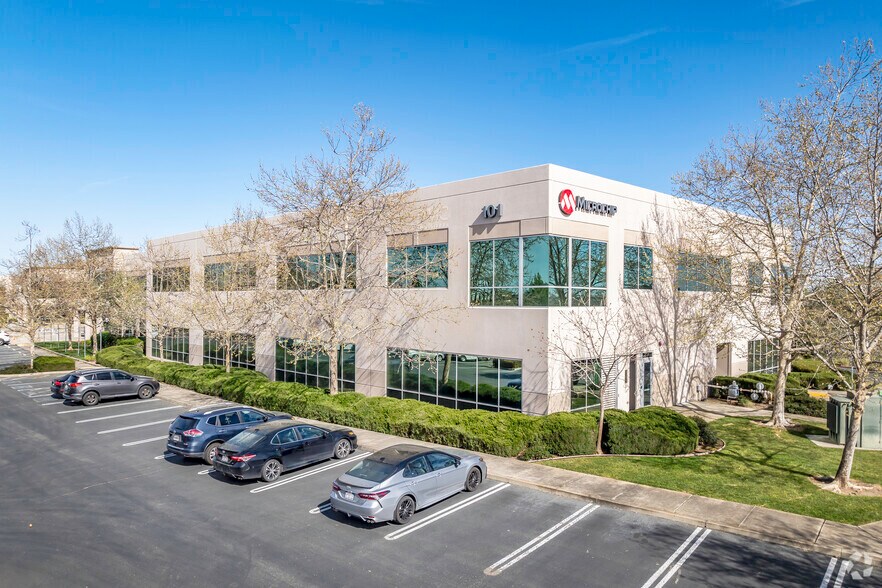 101 Creekside Ridge Ct, Roseville, CA for lease - Building Photo - Image 2 of 8