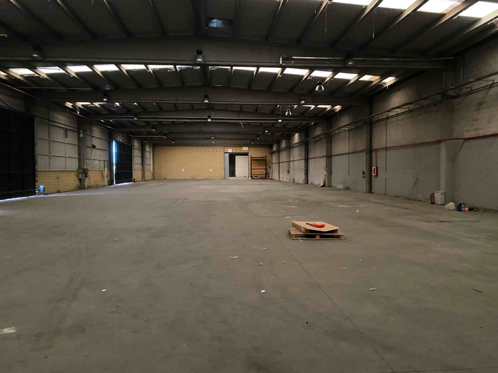 Industrial in Meco, Madrid for sale Primary Photo- Image 1 of 17