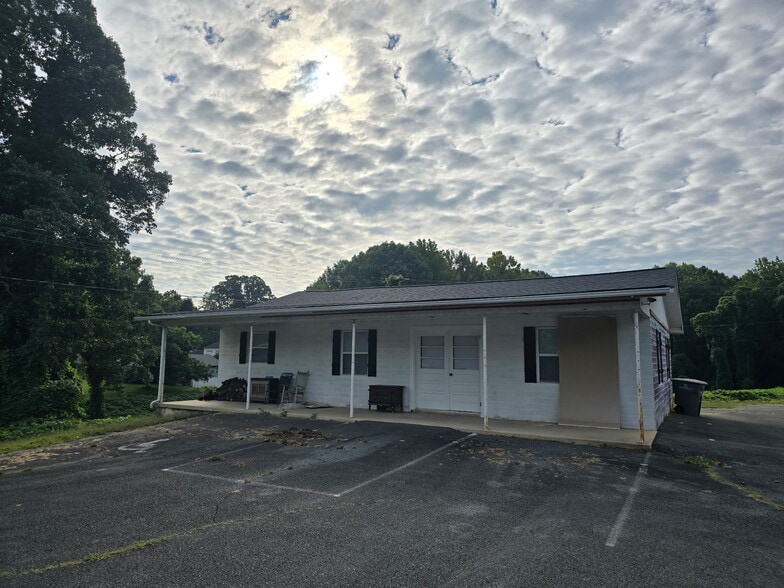 517 Pleasant Ave, Kannapolis, NC for sale - Building Photo - Image 2 of 43