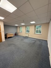 First Ave, Burton On Trent for lease Interior Photo- Image 1 of 3