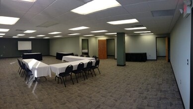 209 E Washington Ave, Jackson, MI for lease Interior Photo- Image 1 of 1