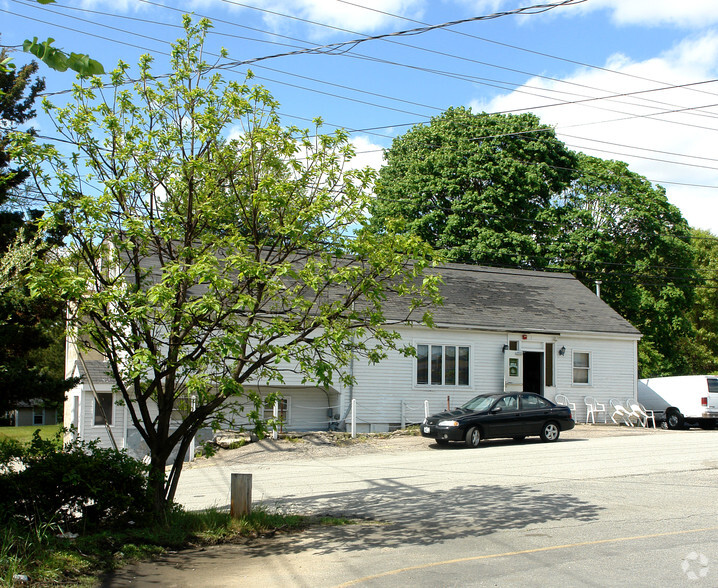 1282 Greenwich Ave, Warwick, RI à vendre - Photo principale - Image 1 de 1