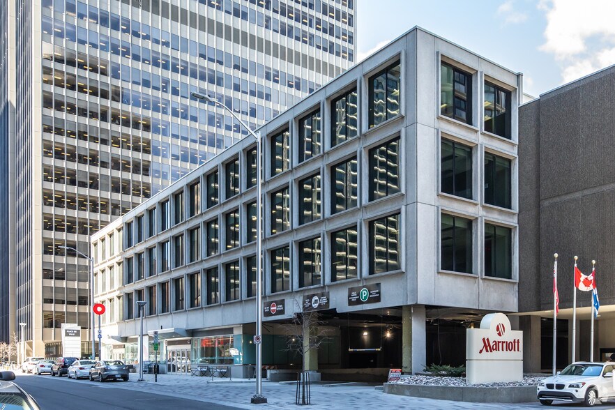 300 Sparks St, Ottawa, ON à louer - Photo du bâtiment - Image 2 de 4