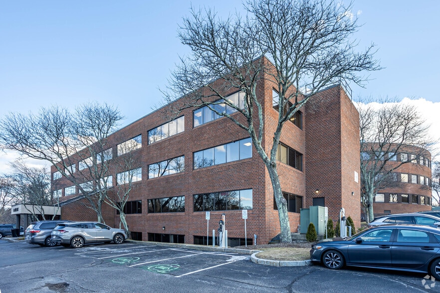 60 Walnut St, Wellesley, MA for lease - Primary Photo - Image 1 of 5