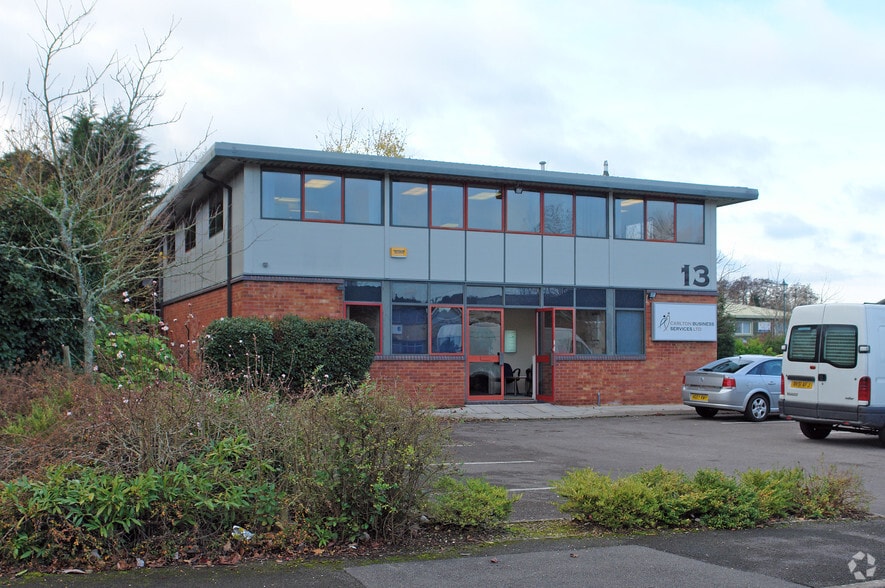 Salisbury Rd, Ringwood for lease - Primary Photo - Image 1 of 2