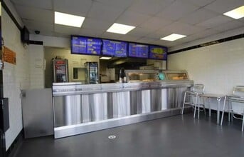 327 Welbeck Rd, Newcastle Upon Tyne for lease Interior Photo- Image 1 of 12