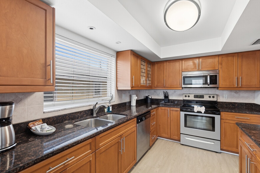 6801 Sunset Way, Saint Pete Beach, FL for sale - Building Photo - Image 3 of 63