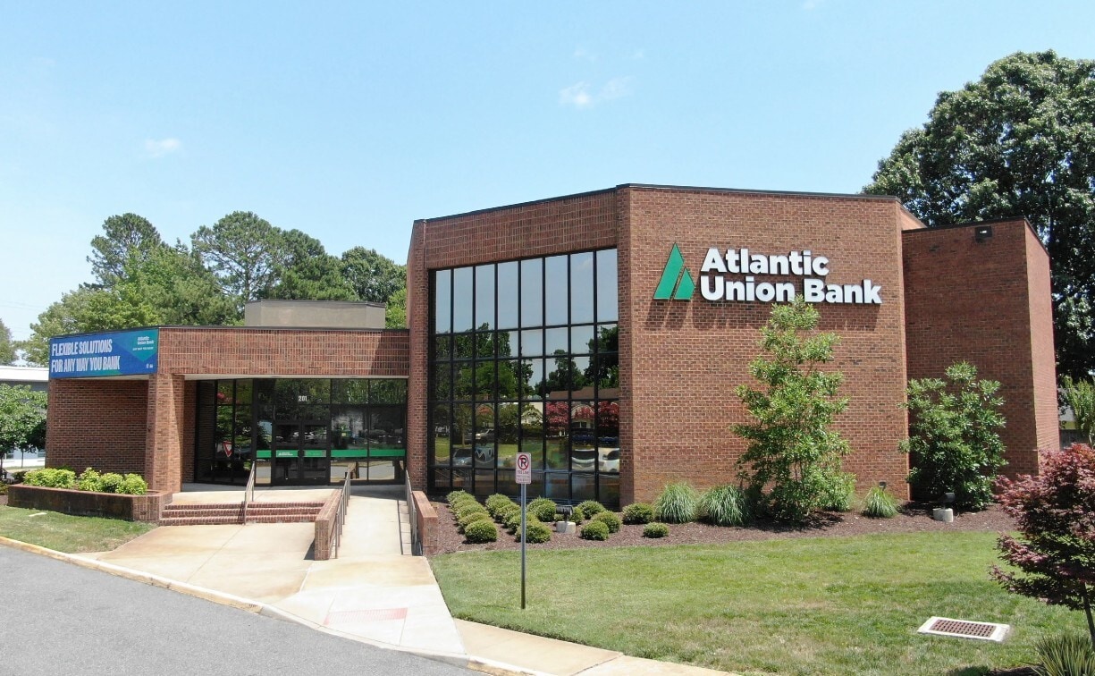 201 Volvo Pky, Chesapeake, VA for sale Building Photo- Image 1 of 4