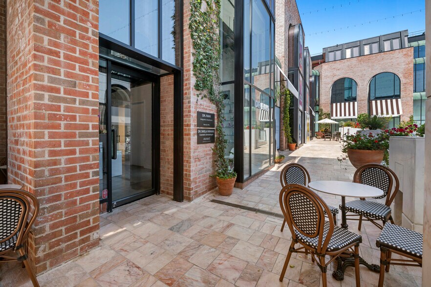 413-445 N Rodeo Dr, Beverly Hills, CA à louer - Photo du bâtiment - Image 2 de 3
