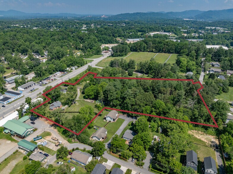 1116 Sweeten Creek Rd, Asheville, NC à louer - Photo du bâtiment - Image 3 de 7