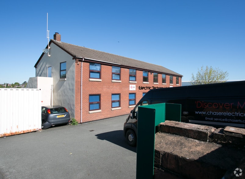 Ninian Way, Tamworth à vendre - Photo du bâtiment - Image 2 de 2