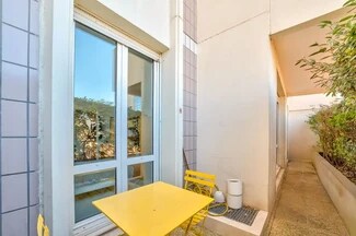 Plus de détails pour Multi-résidentiel à vendre