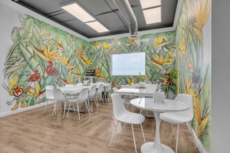 13499 Biscayne Blvd, Miami, FL à louer Photo intérieure- Image 2 de 8