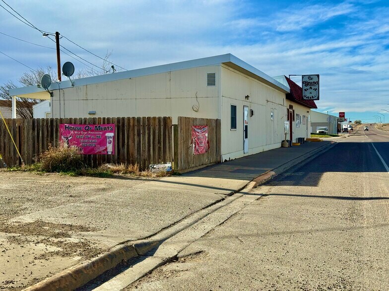 11 E Washington, Chester, MT à vendre - Photo du bâtiment - Image 2 de 30