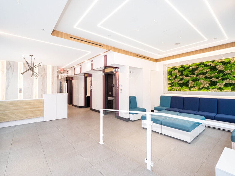 420 Kent Ave, Brooklyn, NY for lease - Interior Photo - Image 2 of 14