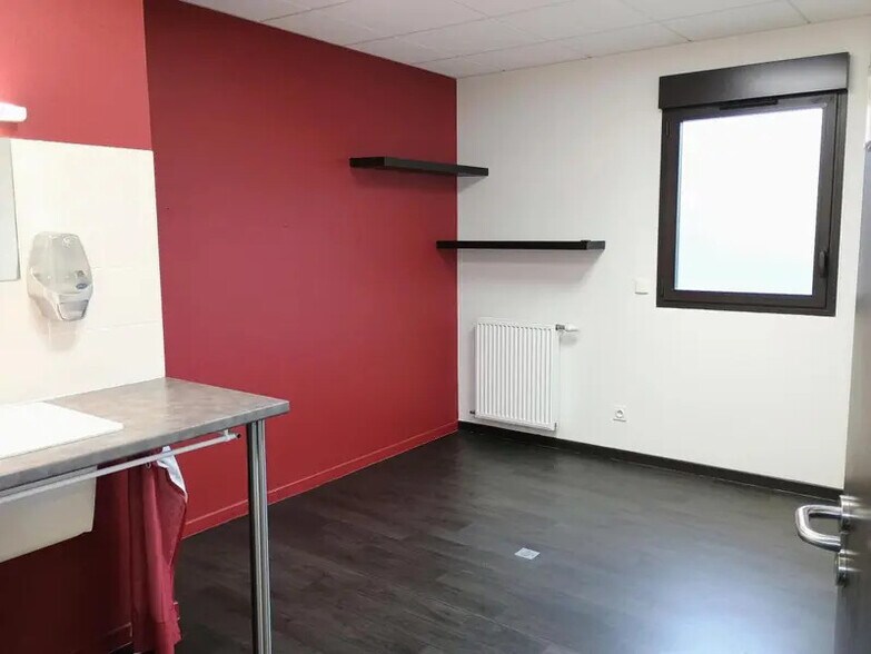 Médical dans Grenoble à louer - Photo du bâtiment - Image 3 de 18